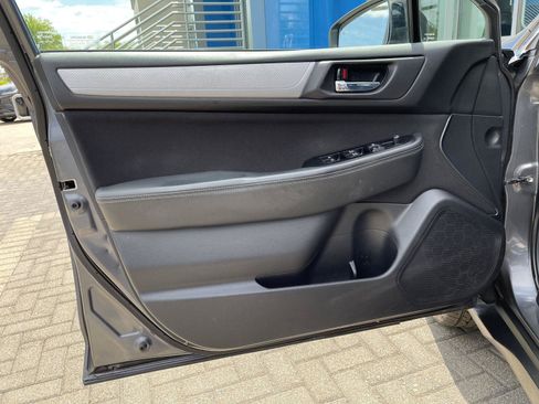 Used 2019 Subaru Outback 2.5i Premium AWD/4WD image 11