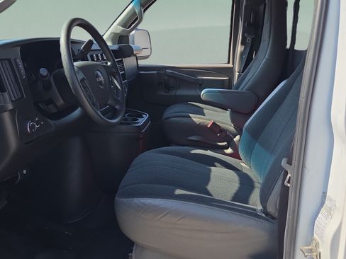 Used 2023 GMC Savana 2500 w/ Driver Convenience Package RWD image 9