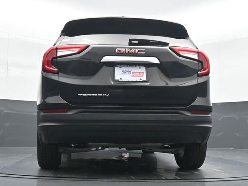 Used 2024 GMC Terrain SLE image 20