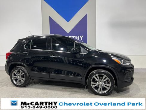Used 2020 Chevrolet Trax LT w/ Driver Confidence Package image 3