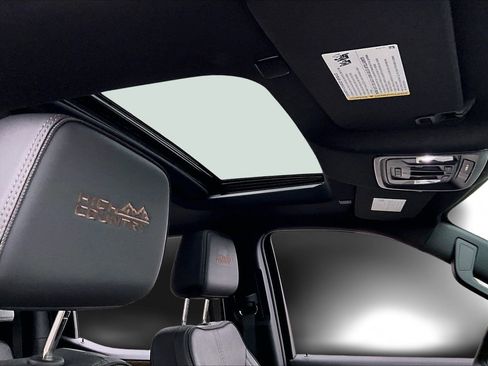 Used 2025 Chevrolet Silverado 1500 High Country w/ Midnight Edition image 16