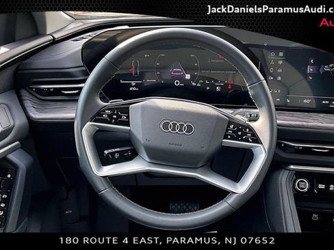 Used 2025 Audi Q5 Premium w/ Convenience Package AWD/4WD image 5