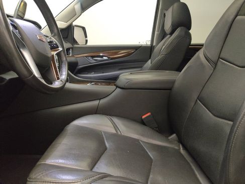 Used 2019 Cadillac Escalade Premium Luxury w/ Escalade Sport Edition RWD image 17