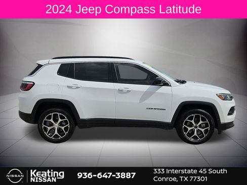 Used 2024 Jeep Compass Latitude image 2