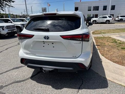 Used 2023 Toyota Highlander XLE AWD/4WD image 8