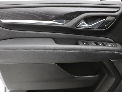 Used 2024 GMC Yukon XL Denali image 18