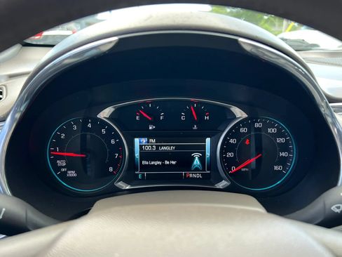 Used 2017 Chevrolet Malibu LT w/ Leather Package FWD image 23
