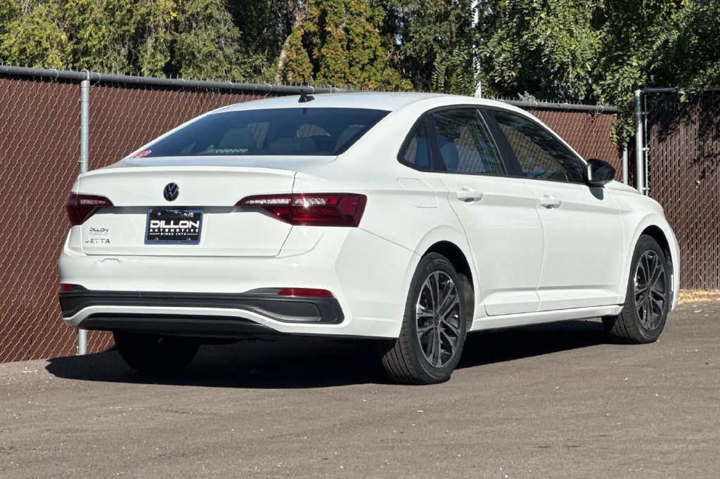 Used 2022 Volkswagen Jetta Sport FWD image 7