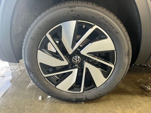 New 2026 Volkswagen Atlas SE image 29