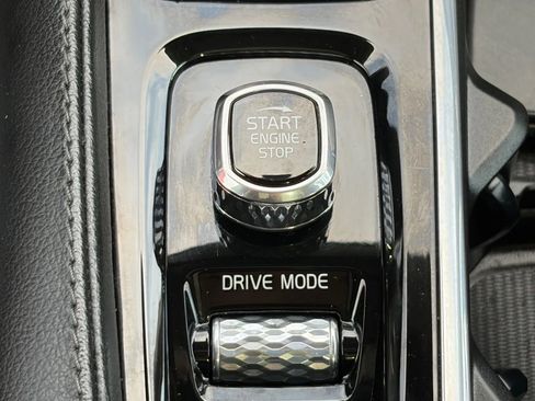 Used 2019 Volvo XC90 T5 Momentum image 28