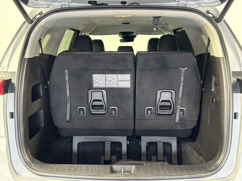 Used 2024 Kia Carnival EX FWD image 14