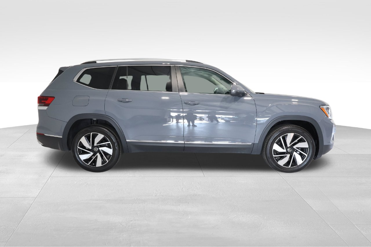 Used 2025 Volkswagen Atlas SEL AWD/4WD image 5
