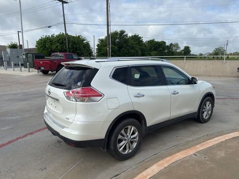 Used 2016 Nissan Rogue SV image 5