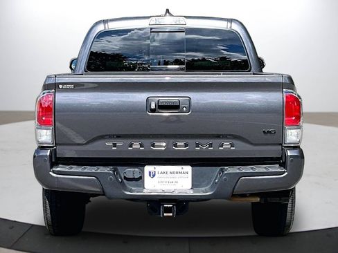 Used 2021 Toyota Tacoma TRD Sport w/ Technology Package RWD image 8