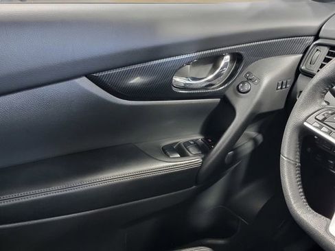Used 2019 Nissan Rogue SL w/ Premium Package AWD/4WD image 22