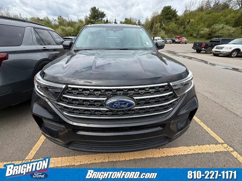Certified 2024 Ford Explorer XLT AWD/4WD image 2