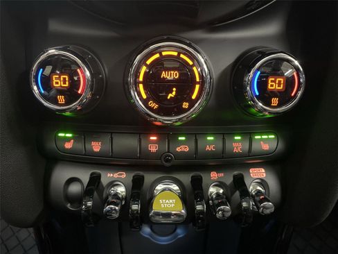 Certified 2024 MINI Cooper SE w/ Signature Upholstery Package image 21