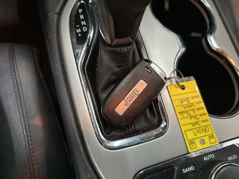 Used 2019 Jeep Grand Cherokee Limited AWD/4WD image 44