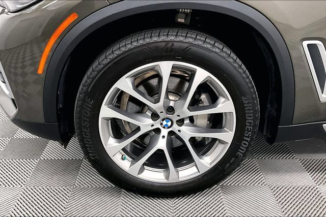 Used 2023 BMW X5 xDrive40i AWD/4WD image 10