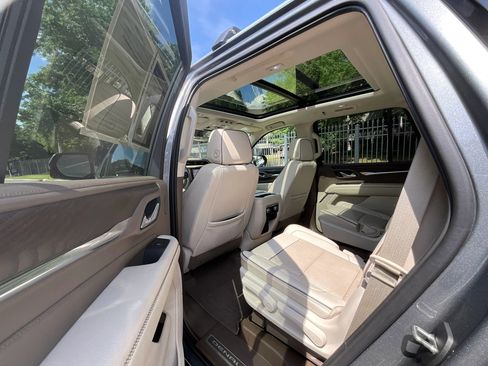Used 2021 GMC Yukon Denali w/ Denali Premium Package AWD/4WD image 11