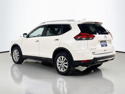 Used 2017 Nissan Rogue SV image 5