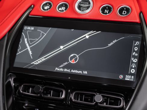 Used 2021 Aston Martin DBX AWD/4WD image 10