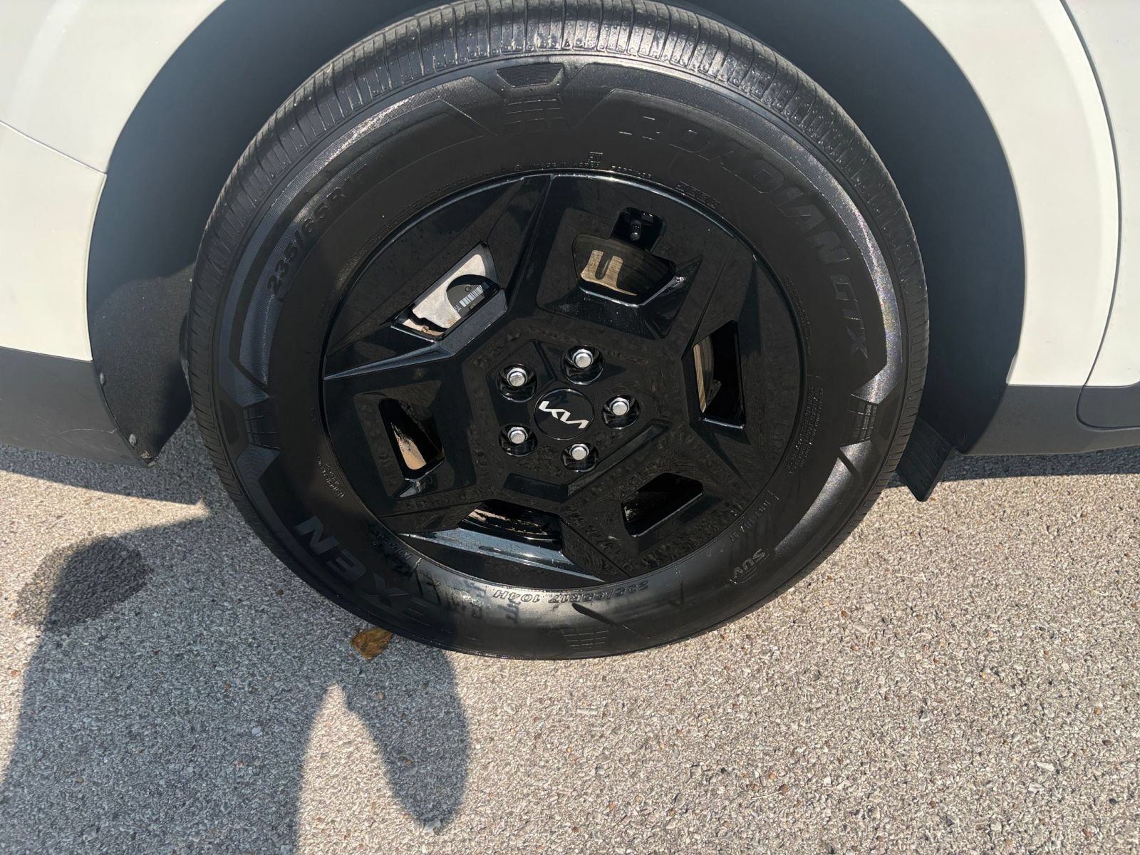 Used 2026 Kia Carnival FWD image 32