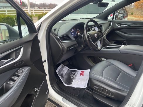 Used 2022 Buick Enclave Premium image 7