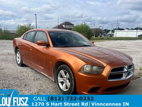 Used 2011 Dodge Charger SE RWD image 1