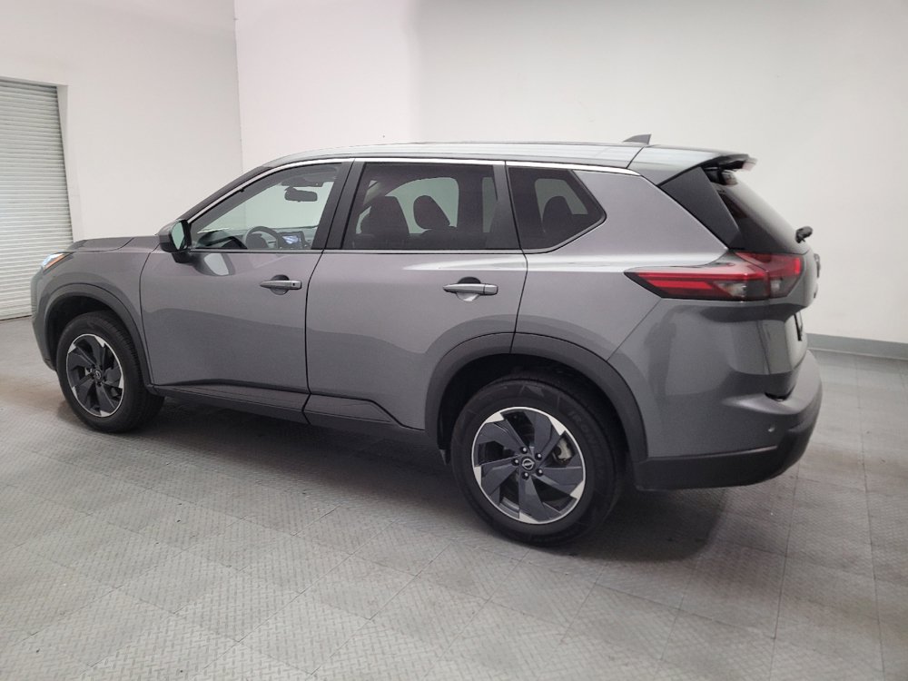 Used 2024 Nissan Rogue SV FWD image 3