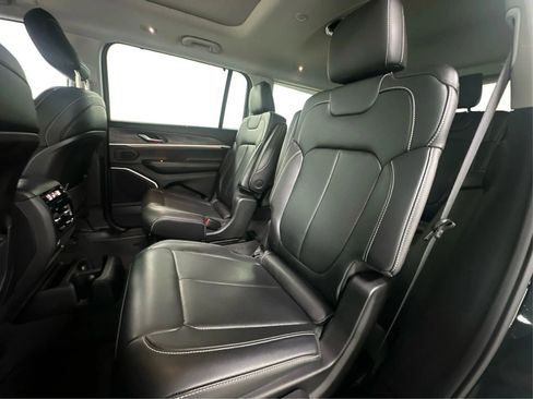 Used 2022 Jeep Grand Cherokee L Limited w/ Luxury Tech Group II image 15