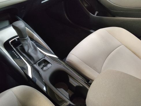 Used 2022 Toyota Corolla LE FWD image 26