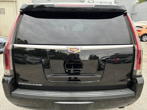 Used 2016 Cadillac Escalade Premium AWD/4WD image 18