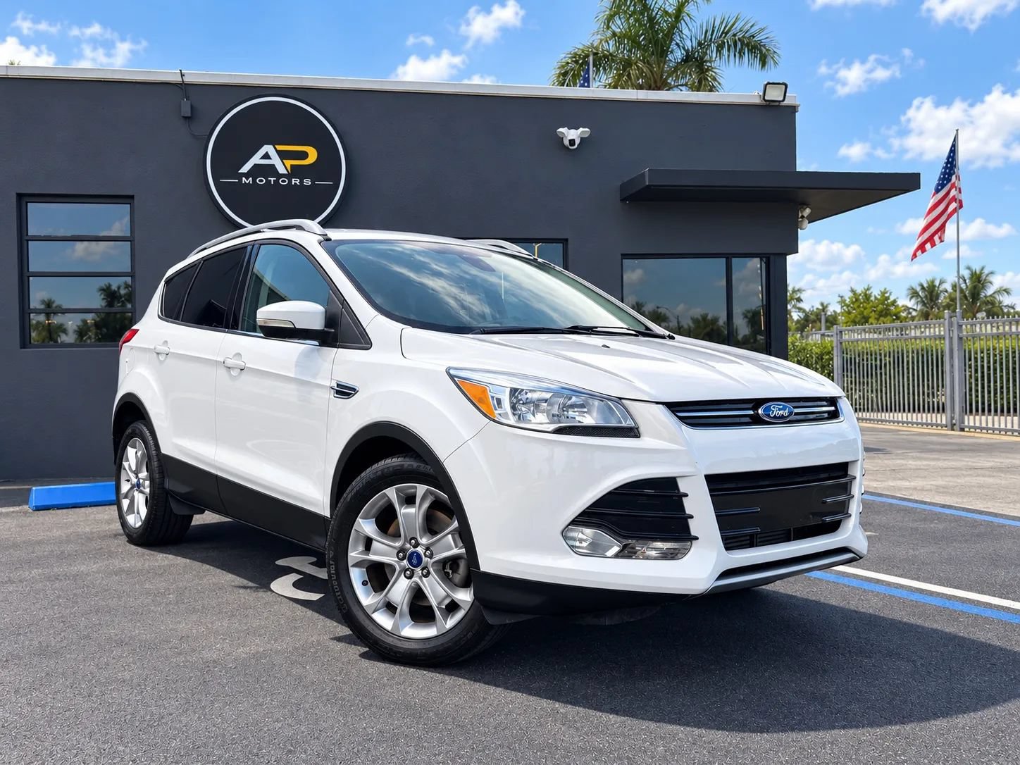 Used 2015 Ford Escape Titanium AWD/4WD image 1