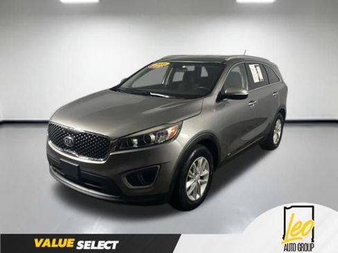 Used 2016 Kia Sorento LX AWD/4WD image 1