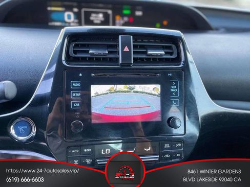 Used 2017 Toyota Prius Two image 27