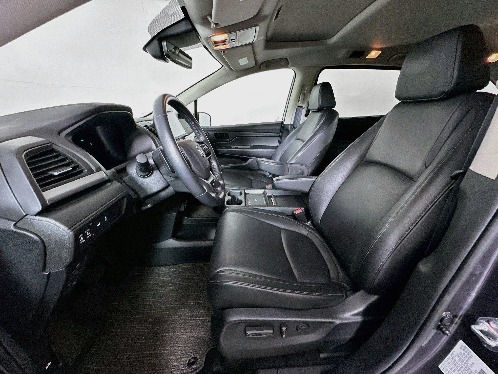 Used 2025 Honda Odyssey EX-L image 13