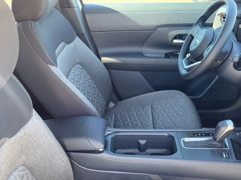 New 2026 Nissan Kicks SV image 12