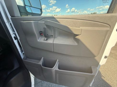 Used 2016 Chevrolet Express 2500 image 43