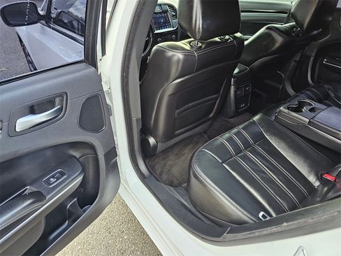 Used 2017 Chrysler 300 S image 9