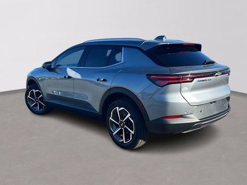 New 2026 Chevrolet Equinox EV LT image 5