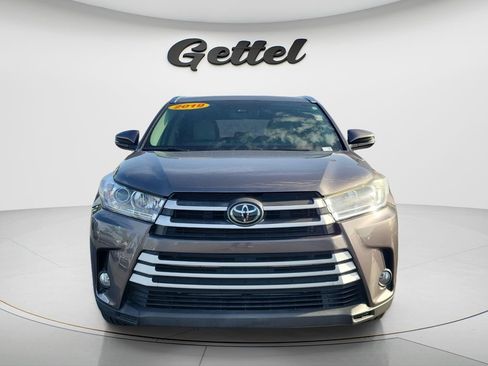 Used 2019 Toyota Highlander XLE FWD image 8