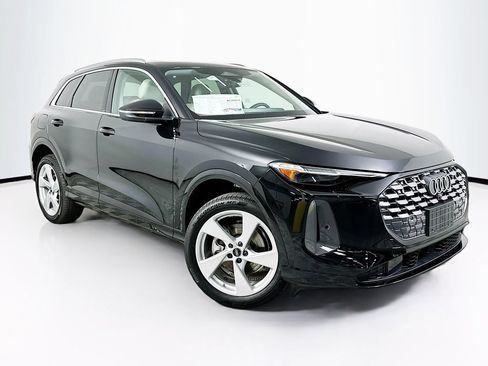 Used 2025 Audi Q5 Premium Plus AWD/4WD image 2