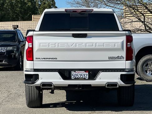 Used 2020 Chevrolet Silverado 1500 High Country w/ Technology Package image 5
