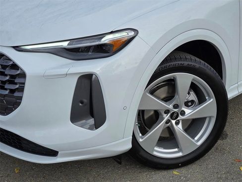 New 2025 Audi Q5 Premium Plus image 9