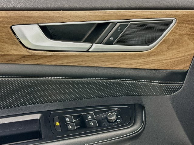 Certified 2024 Volkswagen Atlas SE AWD/4WD image 18