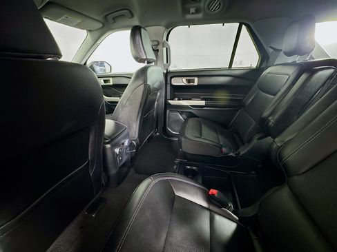 Used 2021 Ford Explorer Limited w/ Hybrid Equipment Group 310A RWD image 23