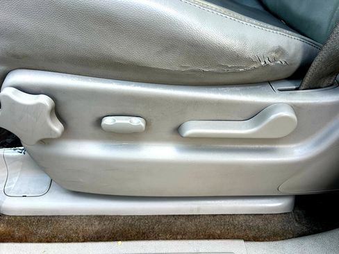 Used 2012 Chevrolet Avalanche LT image 21