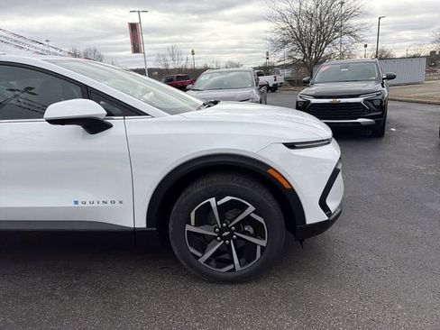 New 2026 Chevrolet Equinox EV LT image 2