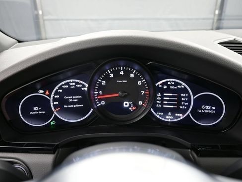Certified 2023 Porsche Cayenne AWD/4WD image 18